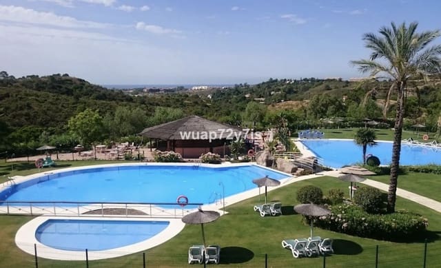 Apartamento de 2 habitaciones en Estepona en venta con piscina - 355.000 € (Ref: 9814049)