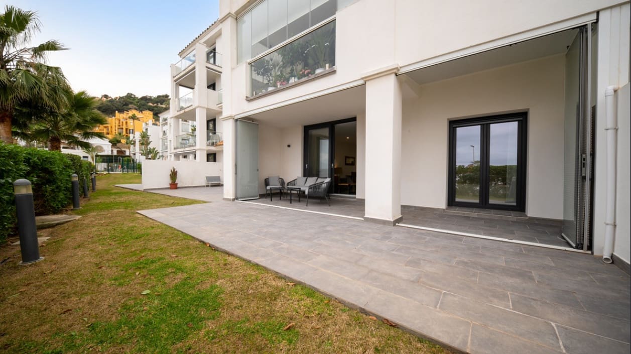 2 sypialnia Apartament na sprzedaż w Manilva z basenem - 329 000 € (Ref: 9814058)