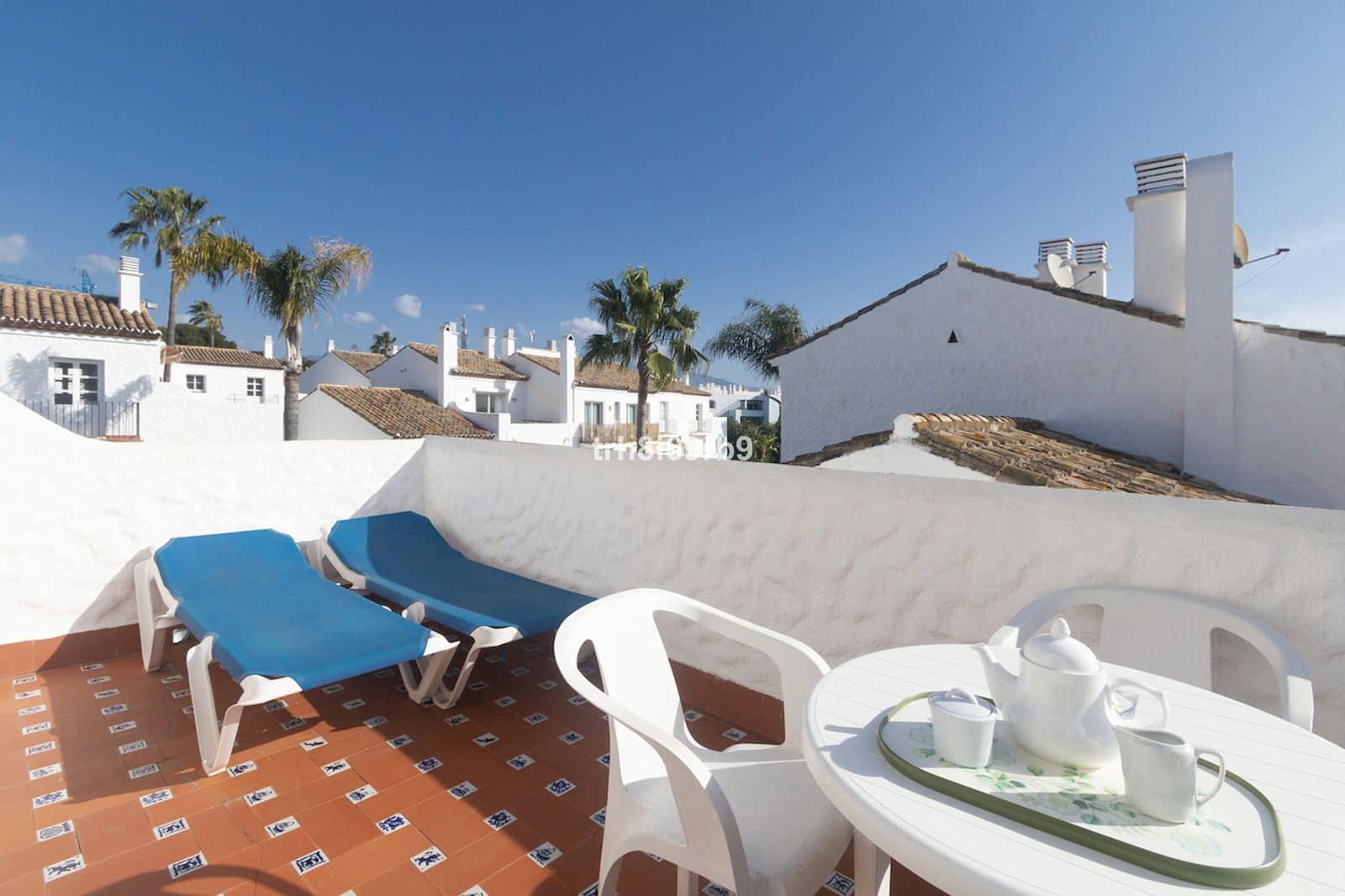 2 Zimmer Apartment zu verkaufen in Estepona mit Pool - 285.000 € (Ref: 9814061)