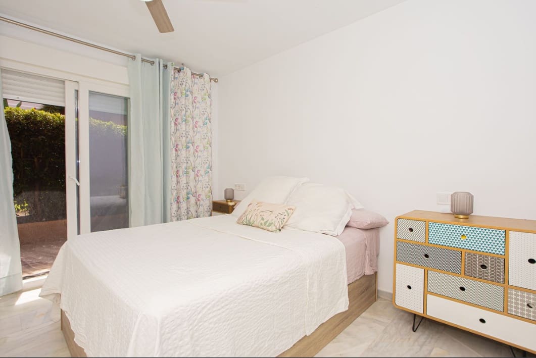 2 makuuhuone Huoneisto myytävänä paikassa Golden Mile mukana uima-altaan - 525 000 € (Ref: 9814066)