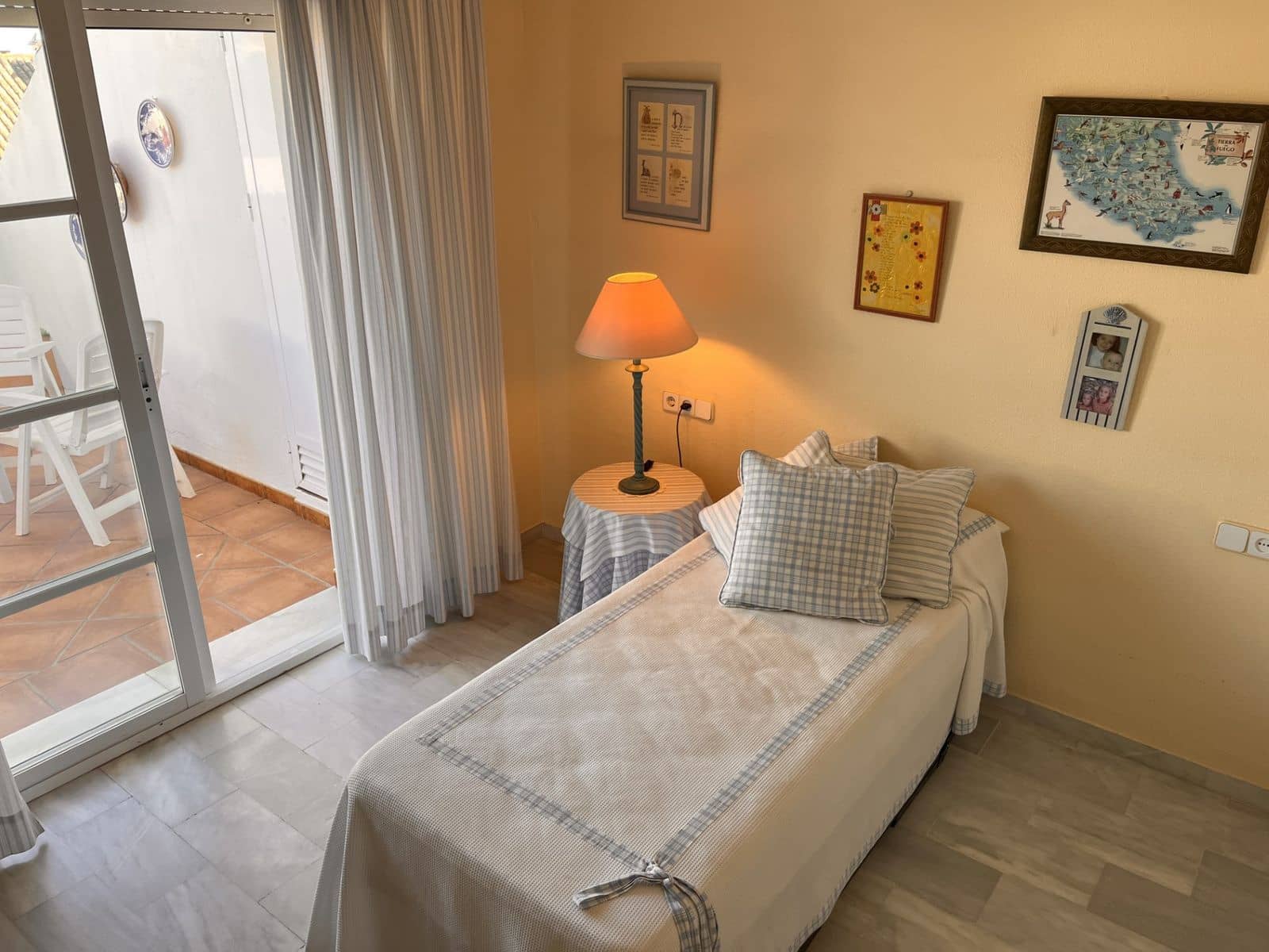 3 quarto Casa em Banda para venda em Estepona com piscina - 490 000 € (Ref: 9814072)