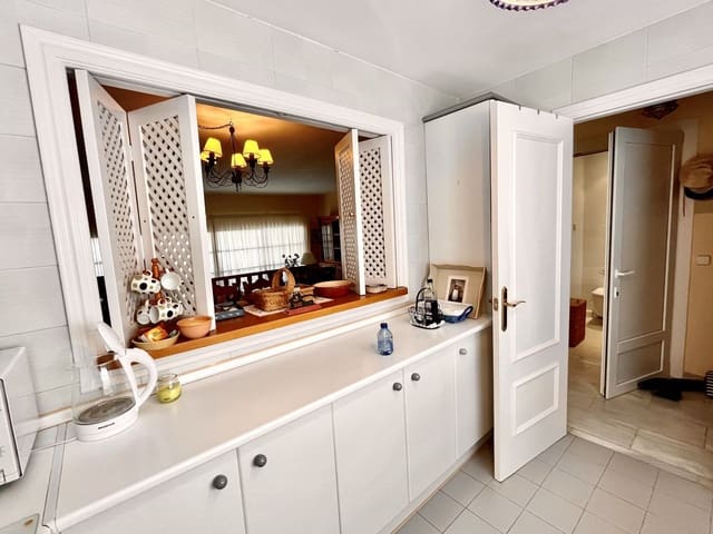 3 quarto Casa em Banda para venda em Estepona com piscina - 490 000 € (Ref: 9814072)