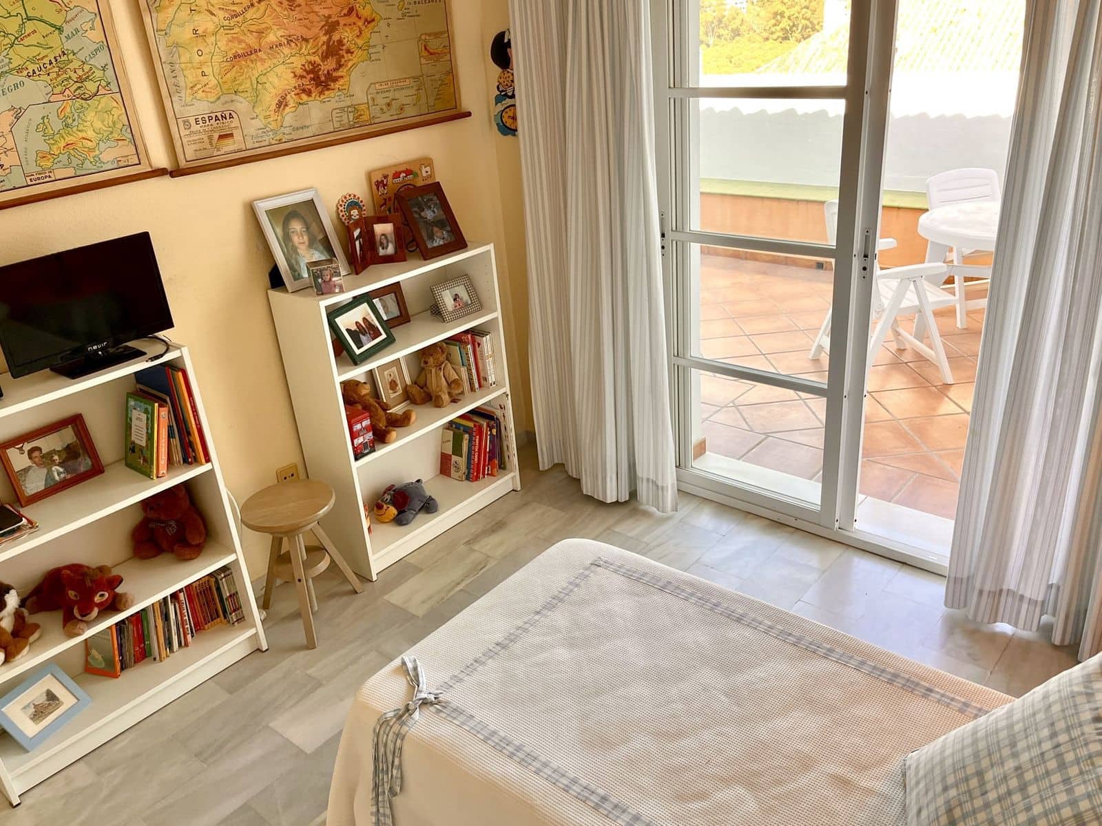3 quarto Casa em Banda para venda em Estepona com piscina - 490 000 € (Ref: 9814072)
