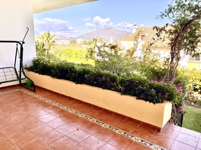 3 quarto Casa em Banda para venda em Estepona com piscina - 490 000 € (Ref: 9814072)