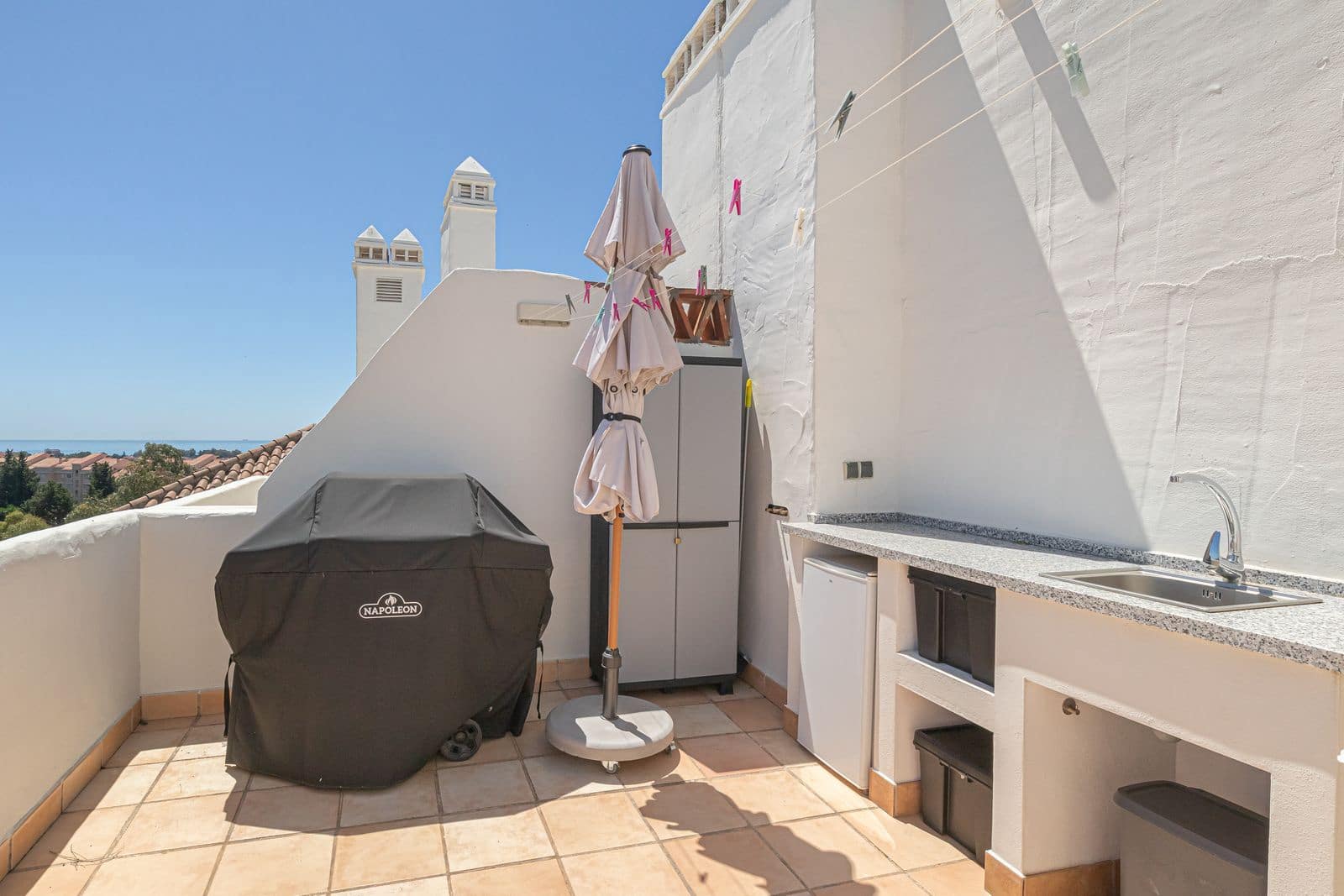 2 Zimmer Penthouse zu verkaufen in Estepona mit Pool Garage - 450.000 € (Ref: 9816296)
