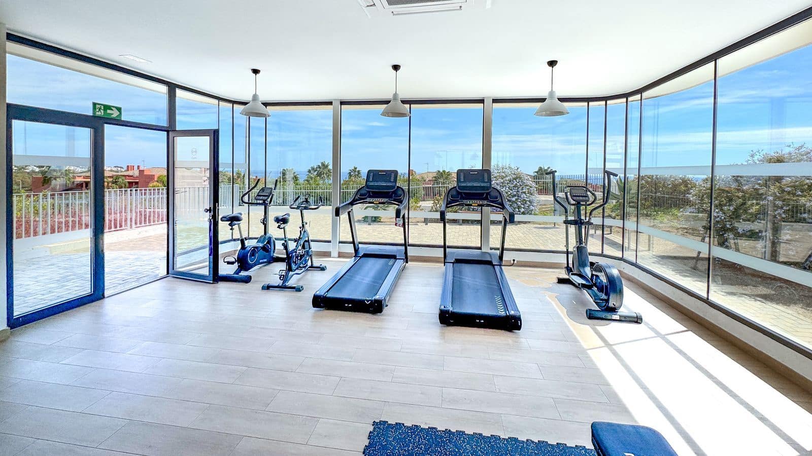 2 bedroom Penthouse for sale in Casares with pool garage - € 475,000 (Ref: 9816297)