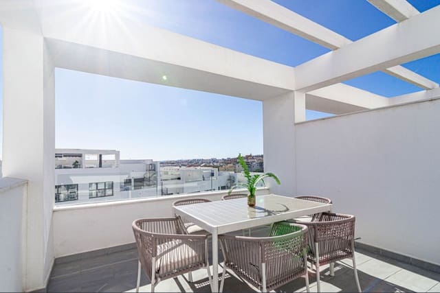 Ático de 2 habitaciones en Estepona en venta con piscina - 485.000 € (Ref: 9816300)