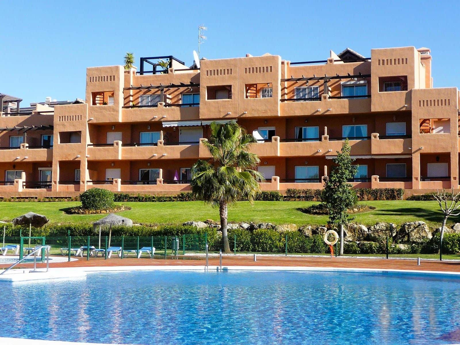 3 bedroom Penthouse for sale in Casares with pool - € 355,000 (Ref: 9816309)