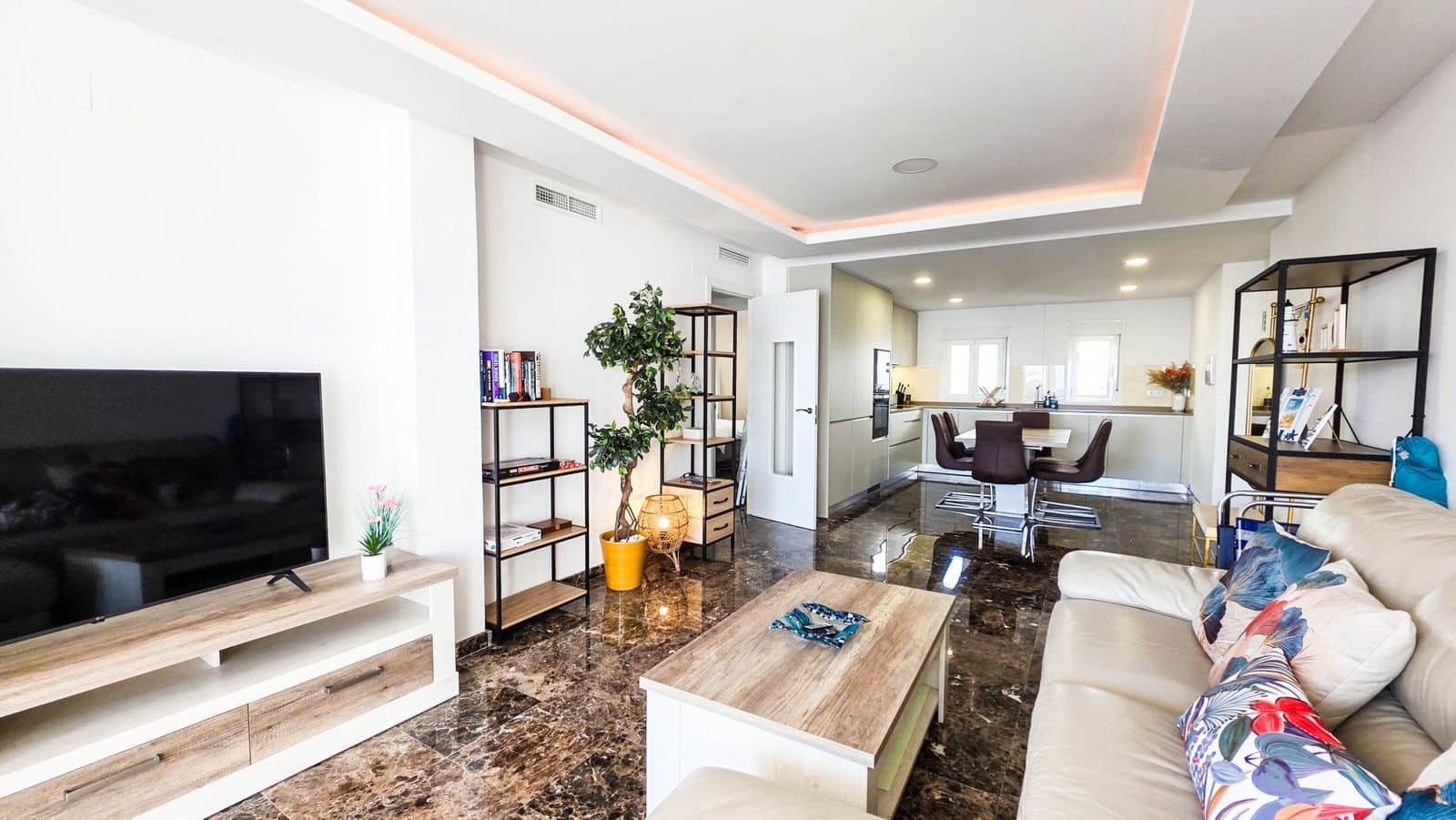 2 sypialnia Apartament na sprzedaż w La Duquesa / Puerto de la Duquesa z garażem - 395 000 € (Ref: 9816334)