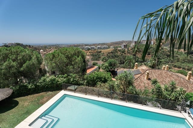 2 slaapkamer Appartement te koop in Los Almendros, Málaga stad met zwembad - € 475.000 (Ref: 9821320)