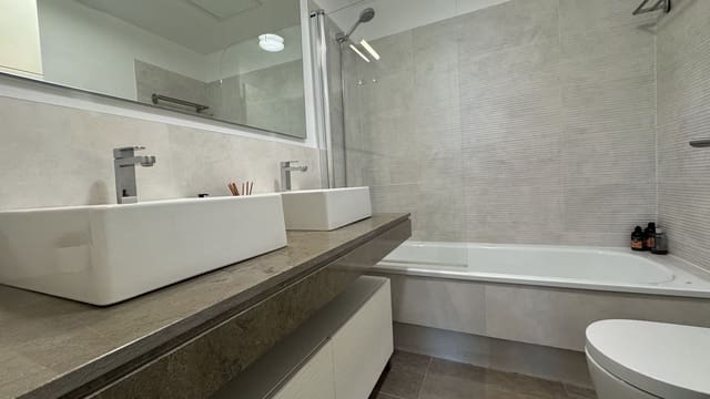2 sovrum Lägenhet till salu i La Cala de Mijas, Mijas med pool garage - 495 000 € (Ref: 9823261)