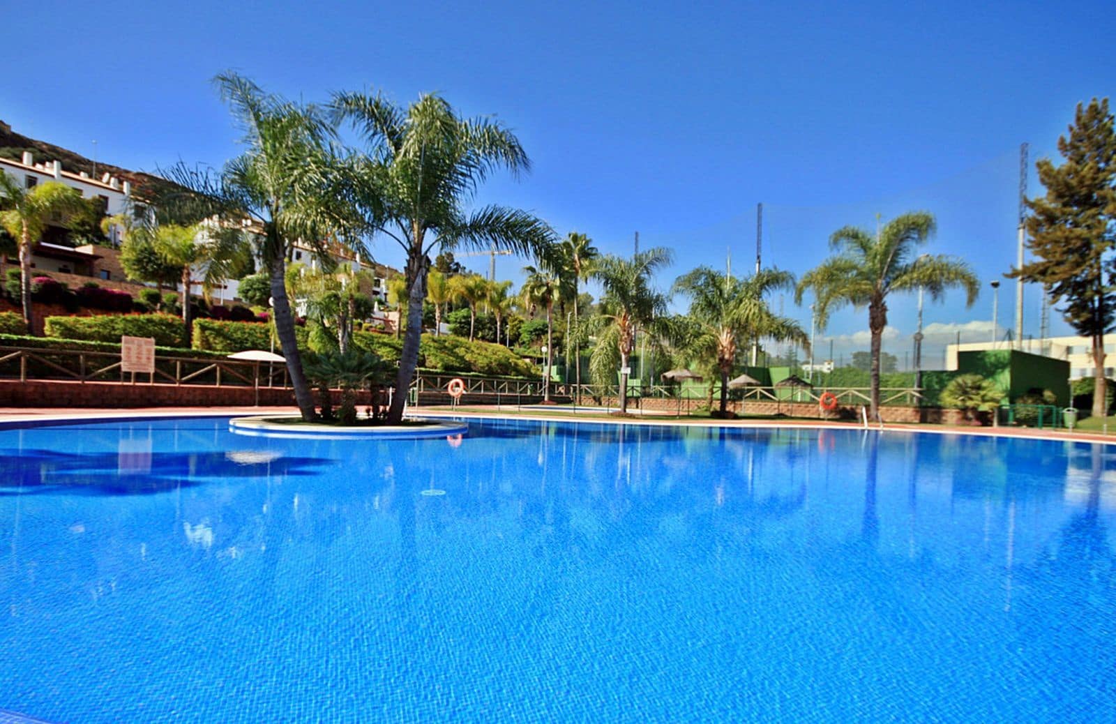2 sovrum Lägenhet till salu i La Cala de Mijas med pool garage - 495 000 € (Ref: 9823261)