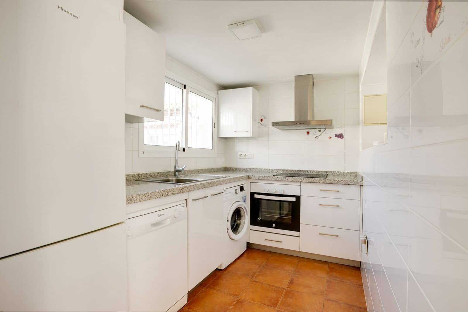 3 quarto Moradia Geminada para venda em Estepona com piscina garagem - 499 000 € (Ref: 9826802)
