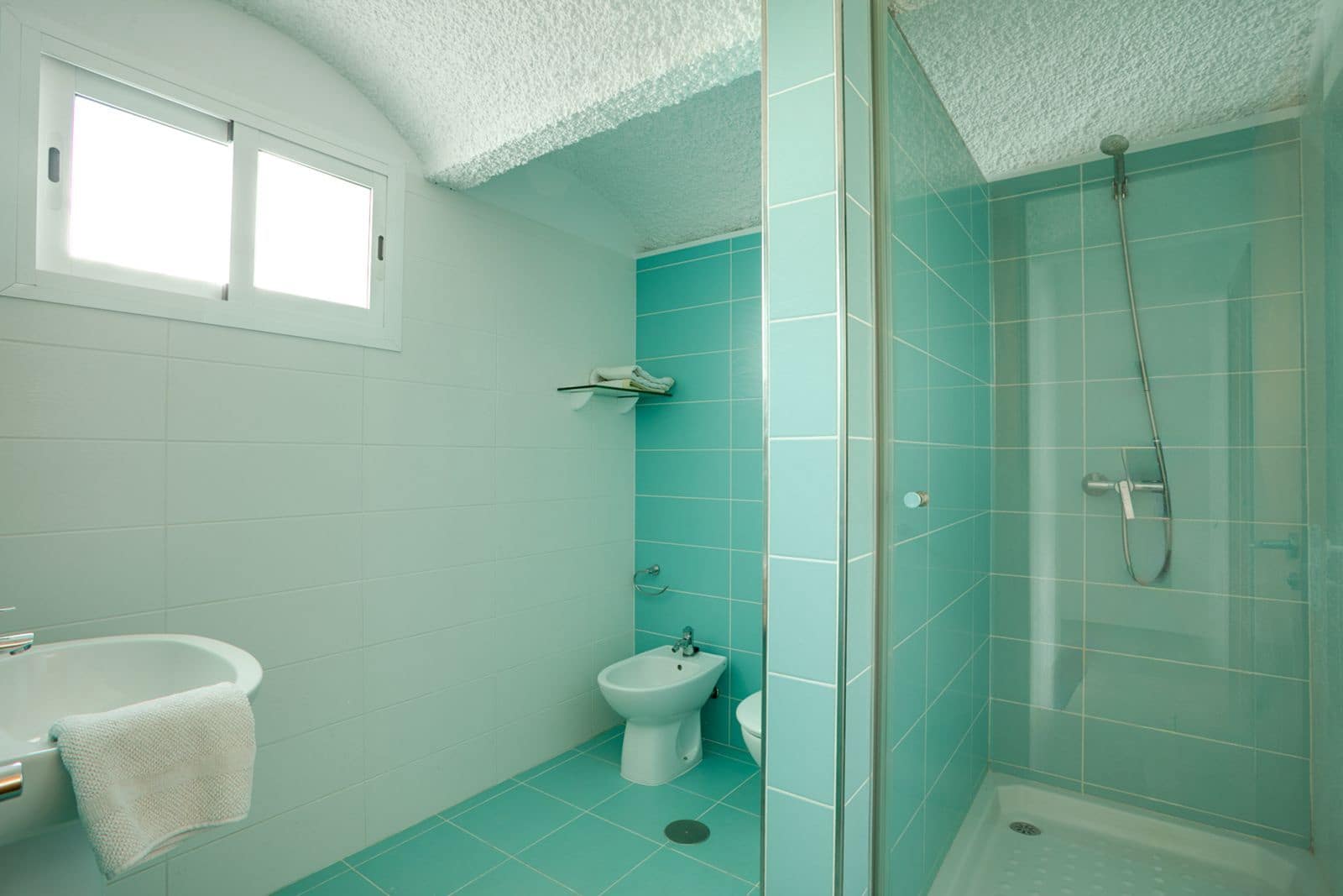 3 quarto Moradia Geminada para venda em Estepona com piscina garagem - 499 000 € (Ref: 9826802)