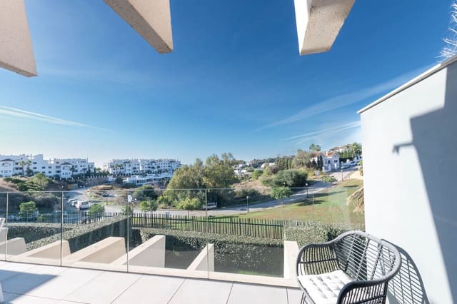 2 sovrum Lägenhet till salu i New Golden Mile, Estepona med pool garage - 489 000 € (Ref: 9826823)