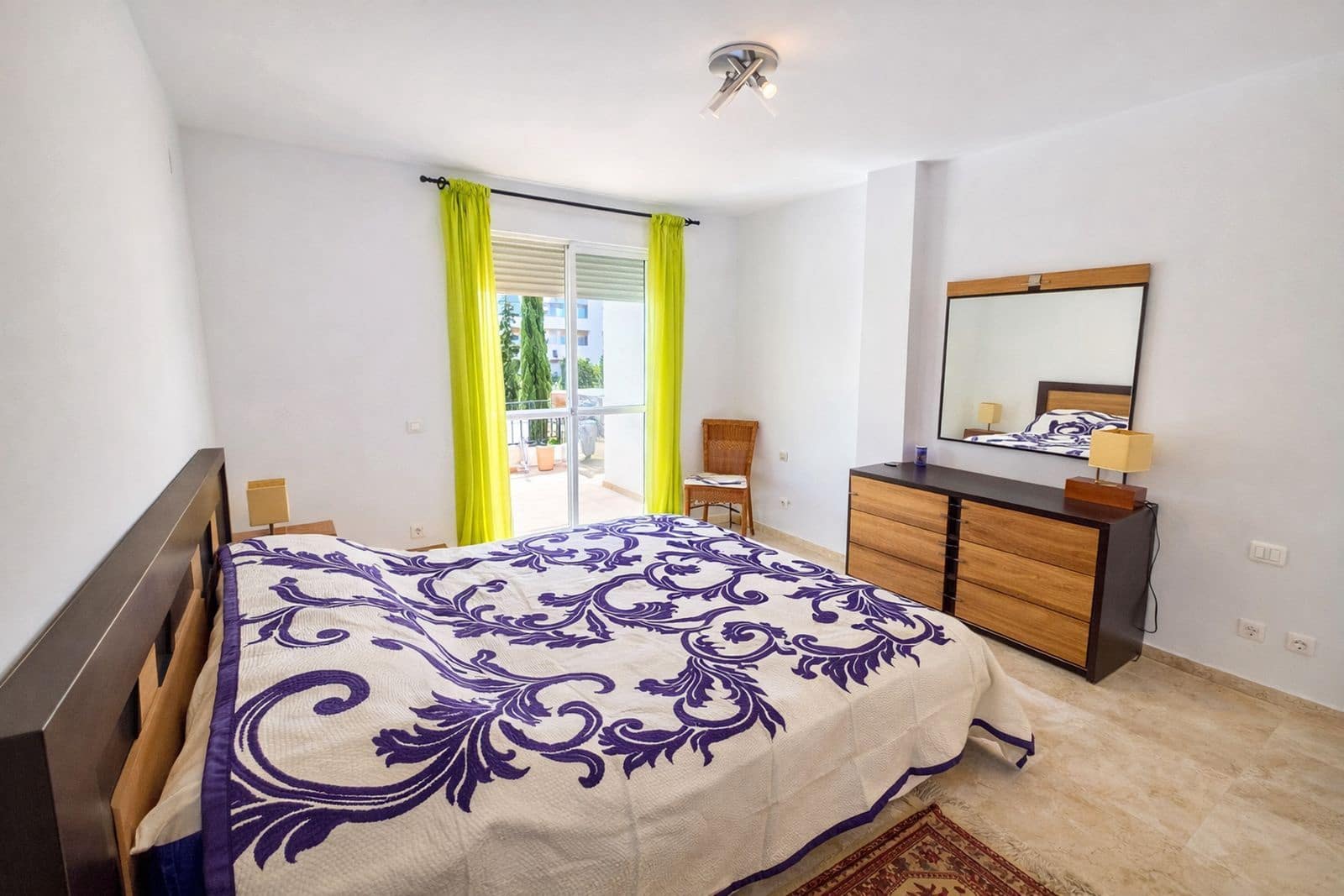 3 soverom Penthouse til salgs i La Duquesa / Puerto de la Duquesa med svømmebasseng - € 325 000 (Ref: 9829616)