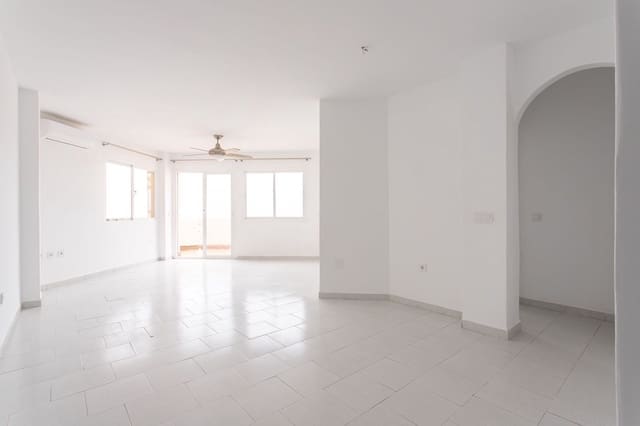 2 slaapkamer Appartement te koop in Riviera del Sol, Mijas met zwembad - € 299.500 (Ref: 9829633)