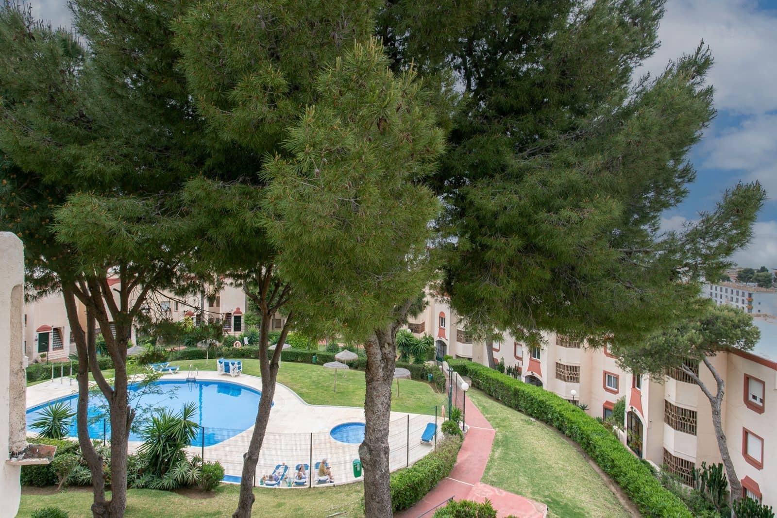 2 slaapkamer Appartement te koop in Riviera del Sol met zwembad - € 299.500 (Ref: 9829633)