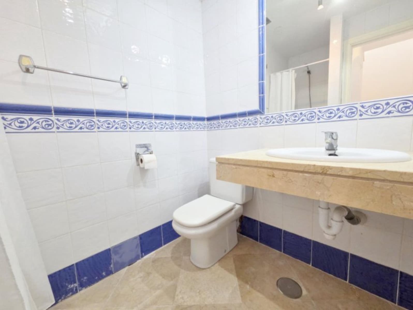 3 soverom Hus til salgs i La Duquesa / Puerto de la Duquesa med svømmebasseng - € 299 000 (Ref: 9829646)