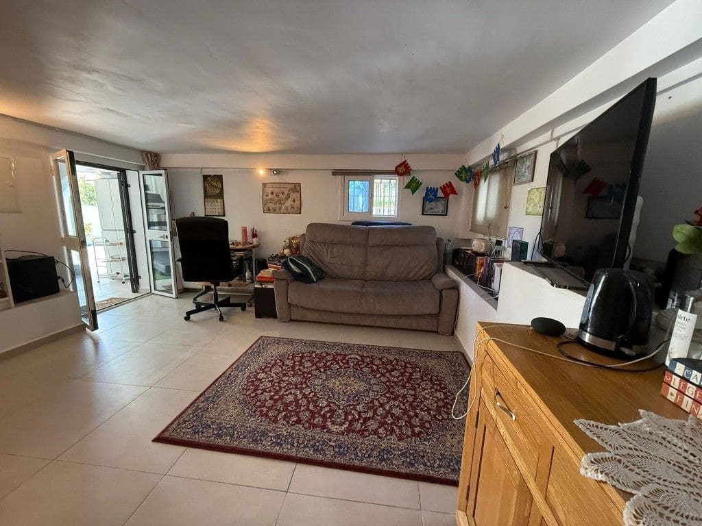 3 soveværelse Semi-Rækkehus til salg i Estepona med swimmingpool - € 348.000 (Ref: 9832100)