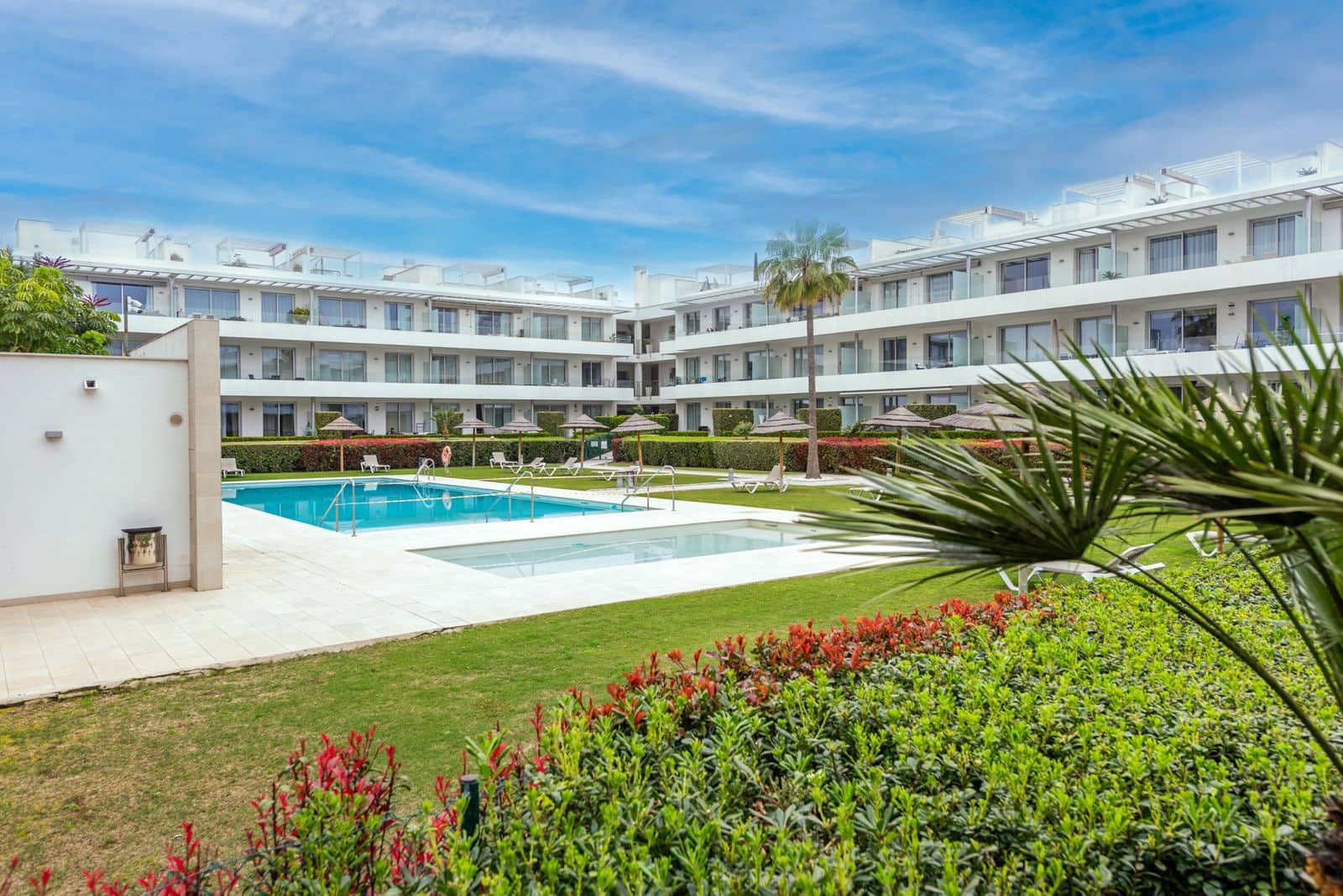 2 sypialnia Apartament na sprzedaż w Estepona z basenem - 429 000 € (Ref: 9832213)