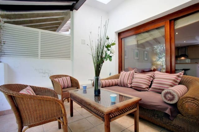 2 soverom Leilighet til salgs i Puerto Banus, Marbella med svømmebasseng - € 475 000 (Ref: 9838356)