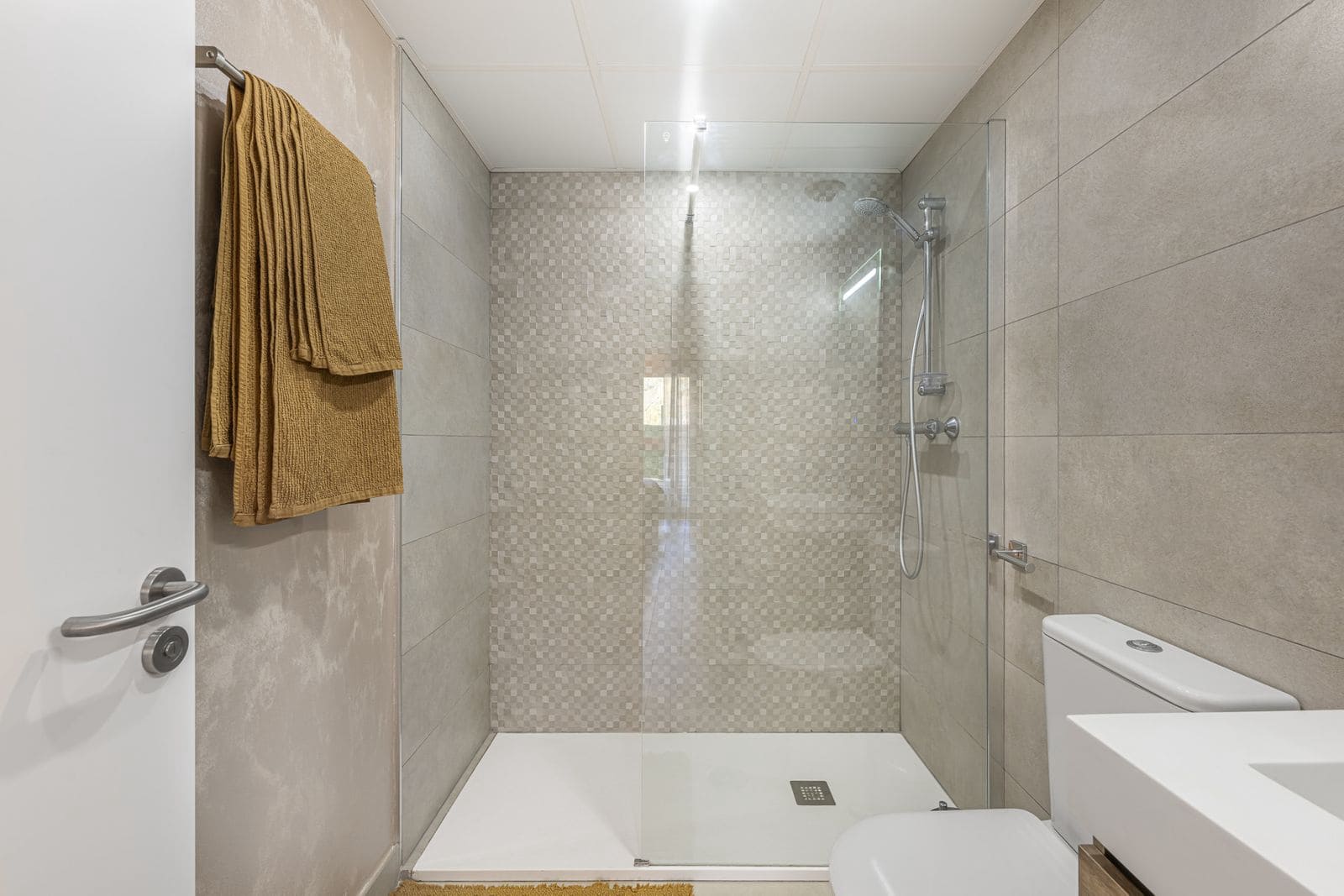 2 bedroom Apartment for sale in Benahavis - € 480,000 (Ref: 9838435)