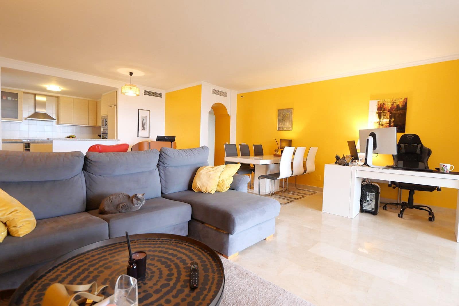2 slaapkamer Appartement te koop in Calahonda met zwembad - € 369.920 (Ref: 9839760)