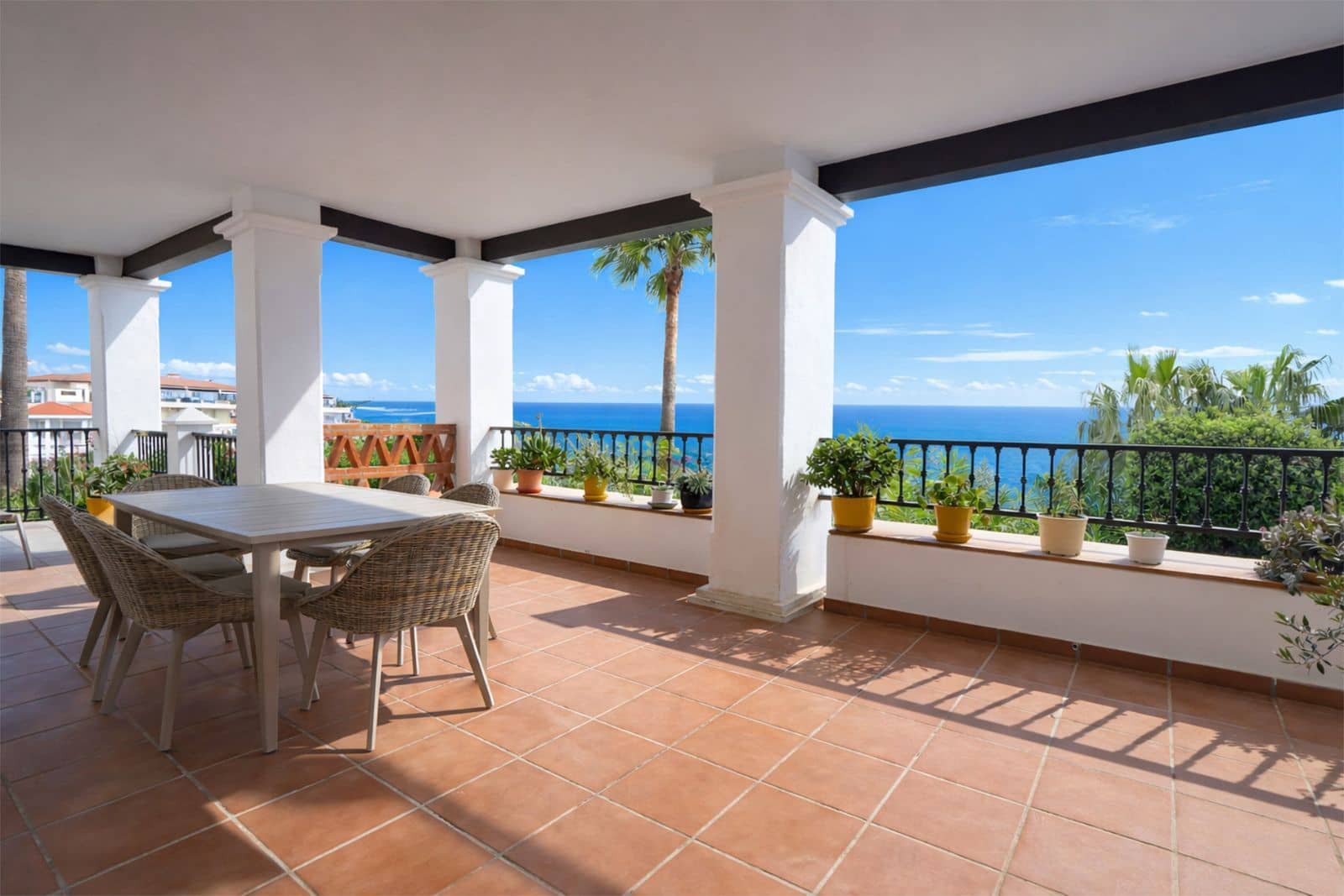 2 slaapkamer Appartement te koop in Calahonda met zwembad - € 369.920 (Ref: 9839760)