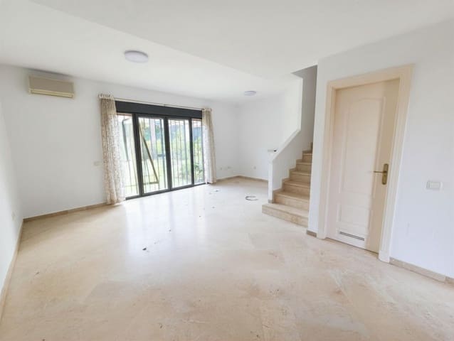 3 makuuhuone Omakotitalo myytävänä paikassa La Duquesa / Puerto de la Duquesa, Manilva mukana uima-altaan - 299 000 € (Ref: 9844072)
