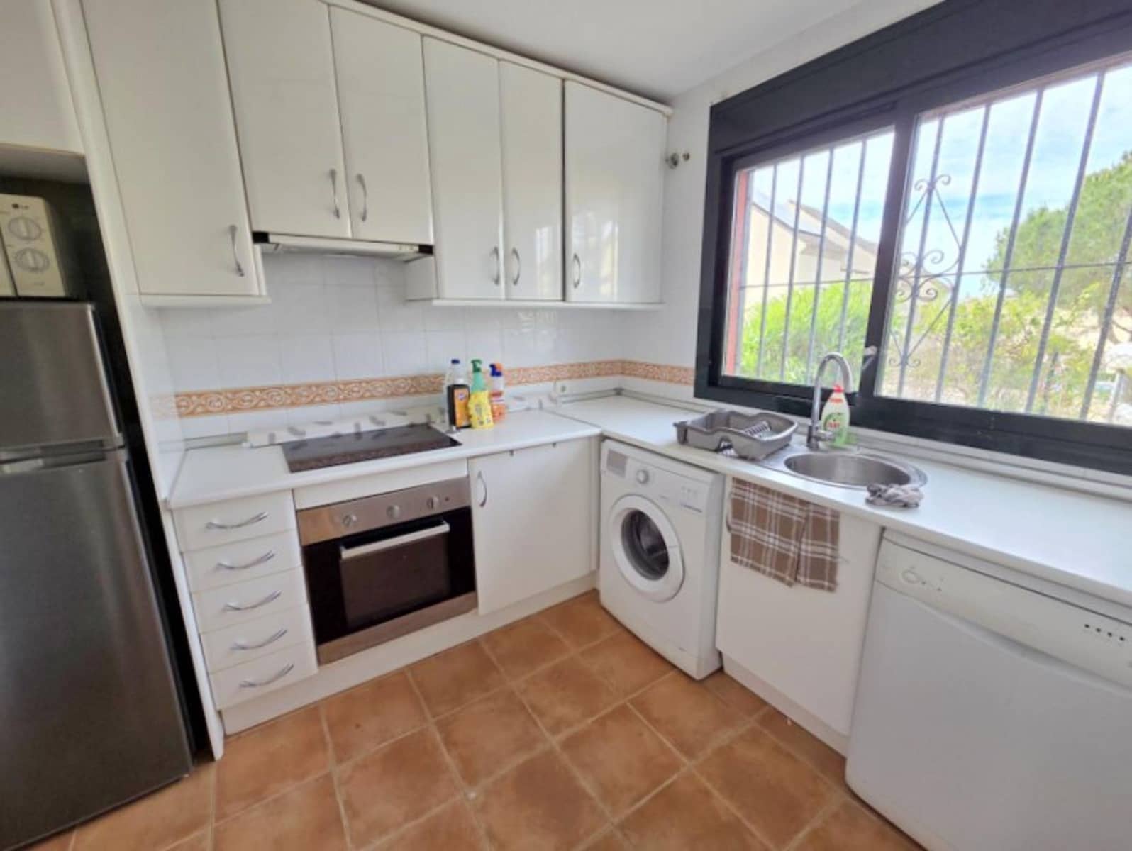 3 makuuhuone Omakotitalo myytävänä paikassa La Duquesa / Puerto de la Duquesa mukana uima-altaan - 299 000 € (Ref: 9844072)