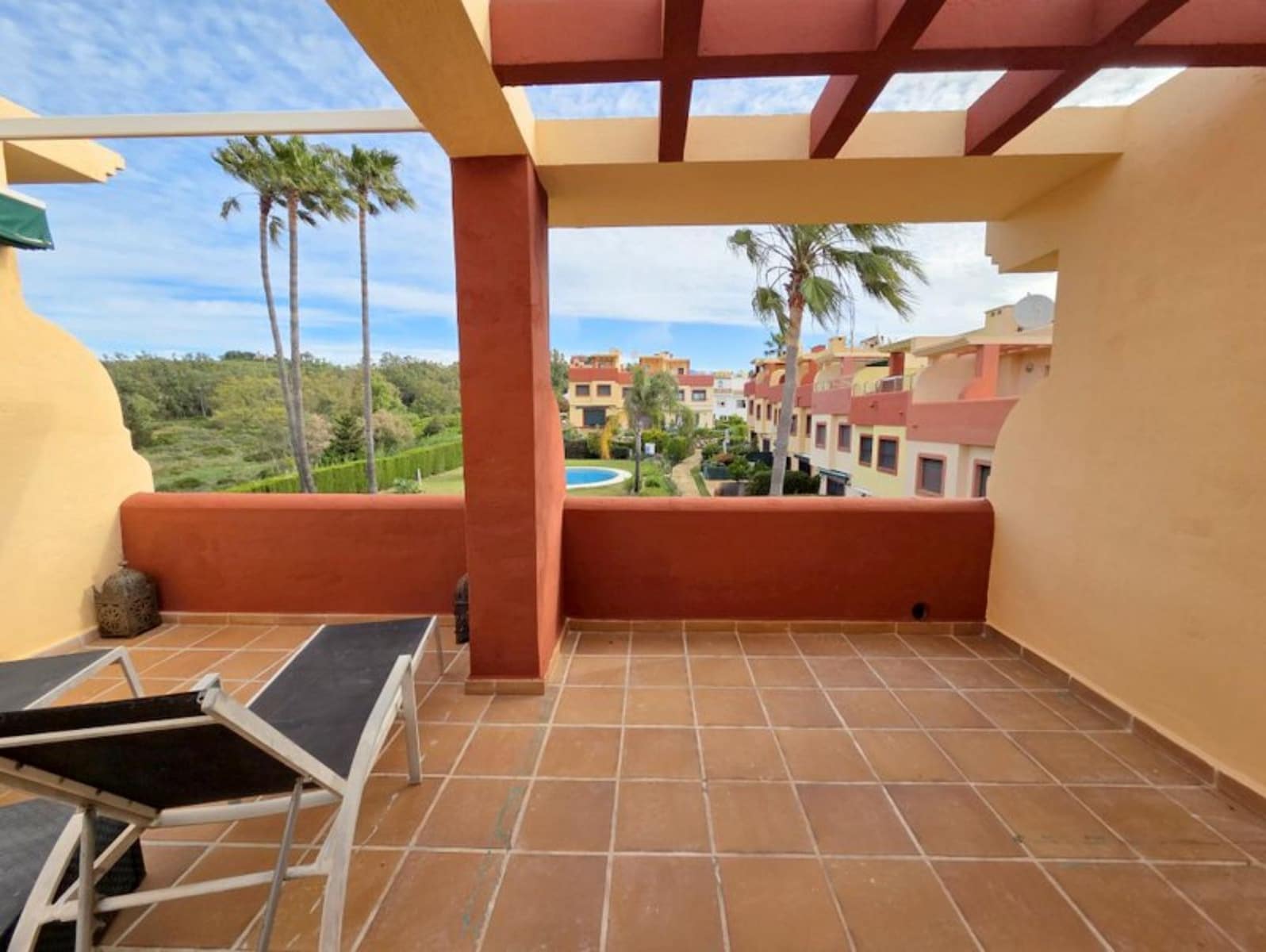 3 makuuhuone Omakotitalo myytävänä paikassa La Duquesa / Puerto de la Duquesa mukana uima-altaan - 299 000 € (Ref: 9844072)