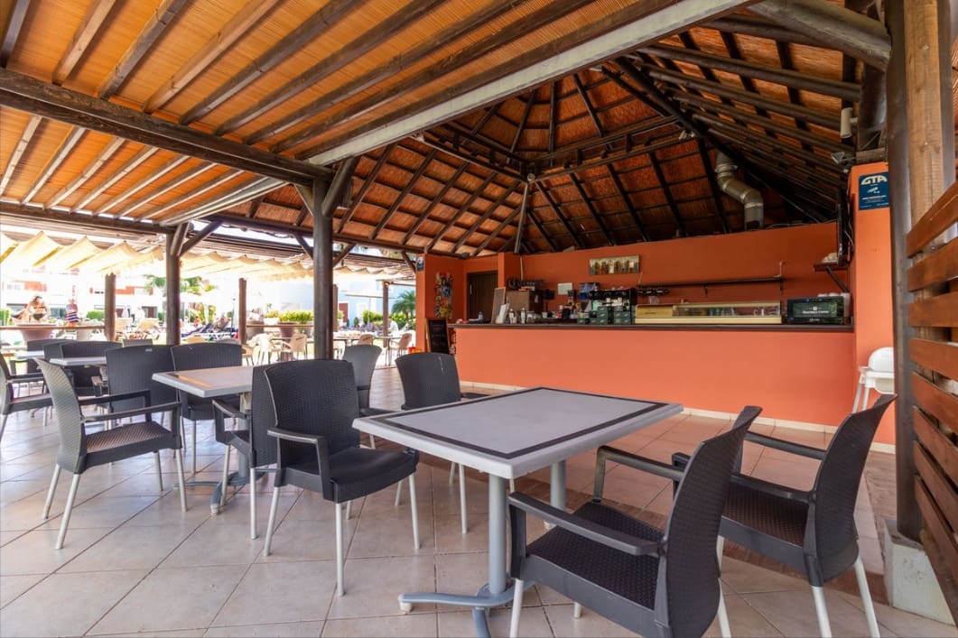 2 bedroom Apartment for sale in El Paraiso with pool garage - € 449,000 (Ref: 9844147)
