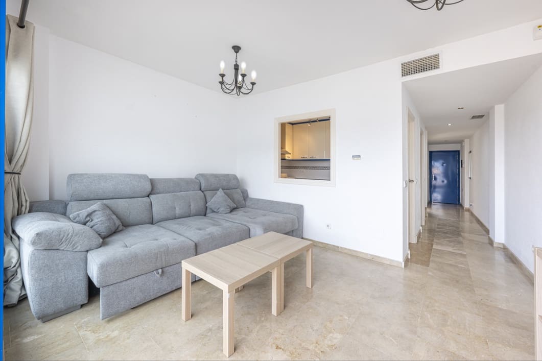2 bedroom Penthouse for sale in La Duquesa / Puerto de la Duquesa with pool - € 260,000 (Ref: 9844321)