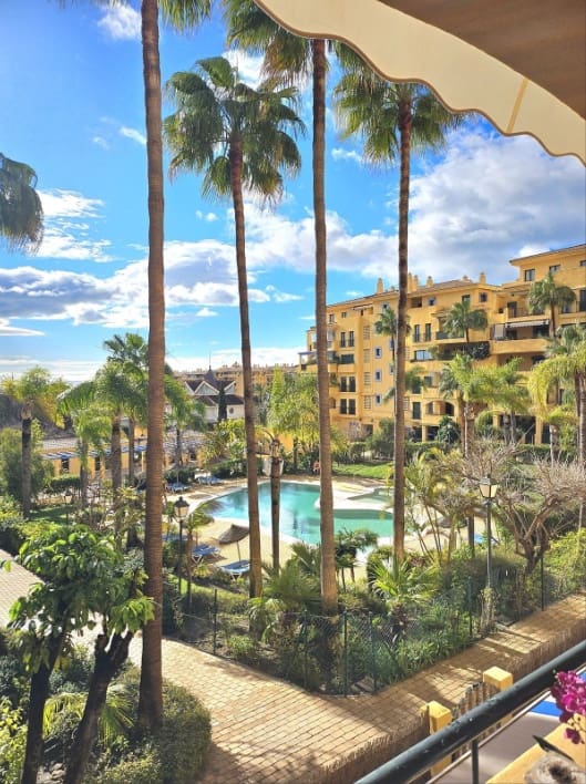 2 bedroom Apartment for sale in San Pedro de Alcantara with pool - € 484,999 (Ref: 9844327)