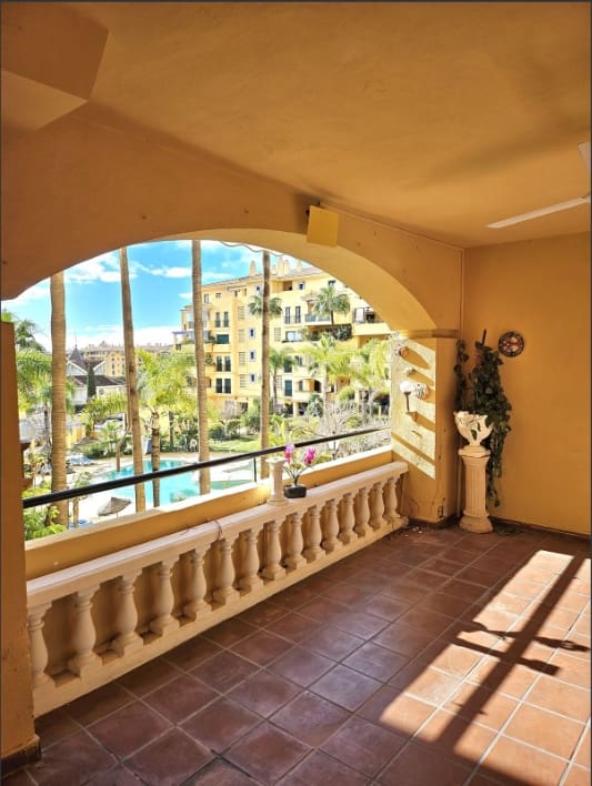 2 bedroom Apartment for sale in San Pedro de Alcantara with pool - € 484,999 (Ref: 9844327)