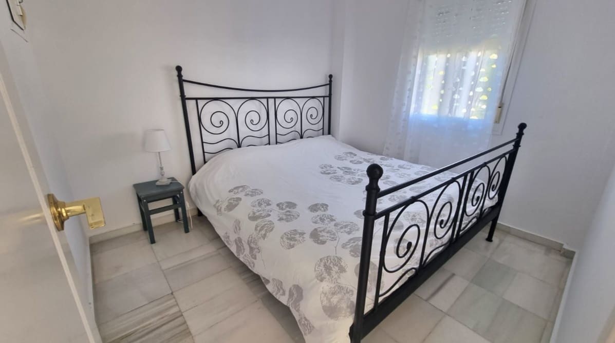 3 sypialnia Penthouse na sprzedaż w Nueva Andalucia z basenem - 465 000 € (Ref: 9847440)