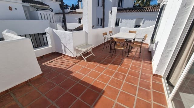 3 sypialnia Penthouse na sprzedaż w Nueva Andalucia, Marbella z basenem - 465 000 € (Ref: 9847440)