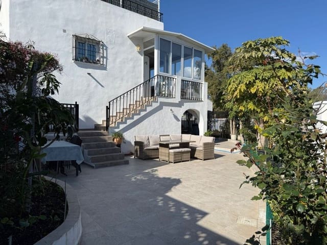 3 soveværelse Semi-Rækkehus til salg i Estepona med swimmingpool - € 348.000 (Ref: 9847790)