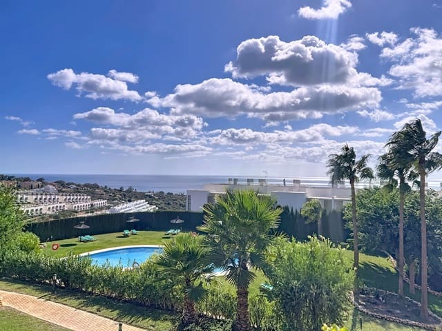 Apartamento de 2 habitaciones en Manilva en venta con piscina garaje - 439.000 € (Ref: 9849957)