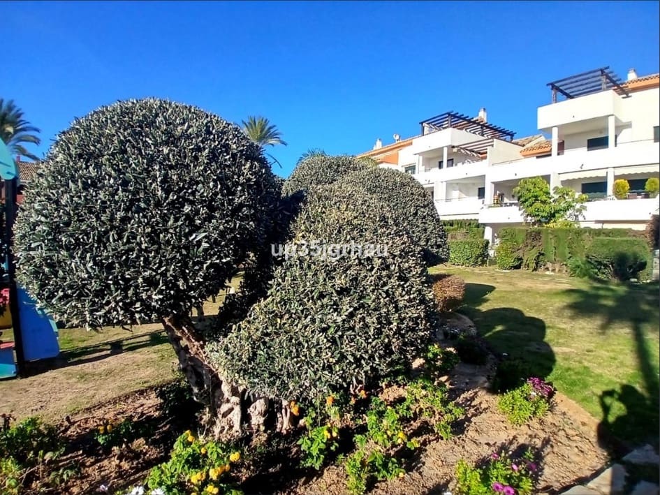 2 quarto Apartamento para venda em Estepona com piscina garagem - 389 900 € (Ref: 9849987)