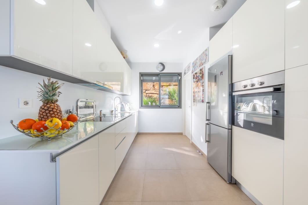 3 quarto Casa em Banda para venda em Manilva com piscina garagem - 465 000 € (Ref: 9849989)