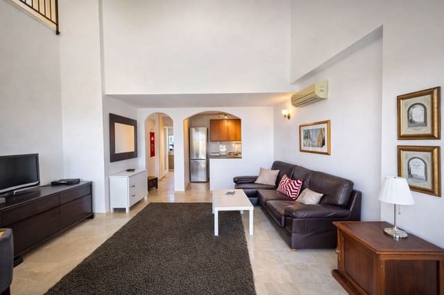 3 soveværelse Penthouse til salg i La Duquesa / Puerto de la Duquesa, Manilva med swimmingpool garage - € 325.000 (Ref: 9852258)