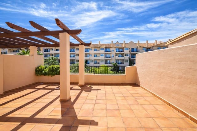 3 soveværelse Penthouse til salg i La Duquesa / Puerto de la Duquesa, Manilva med swimmingpool garage - € 325.000 (Ref: 9852258)