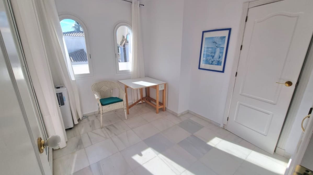 3 camera da letto Attico in vendita in Nueva Andalucia con piscina garage - 465.000 € (Rif: 9852996)