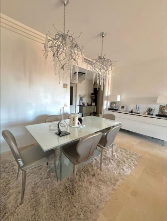 2 bedroom Apartment for rent in Benahavis with pool - € 3,000 (Ref: 9854491)