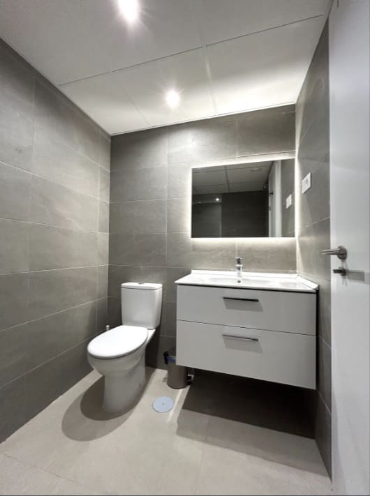 3 bedroom Apartment for rent in Fuengirola with pool garage - € 1,950 (Ref: 9854508)