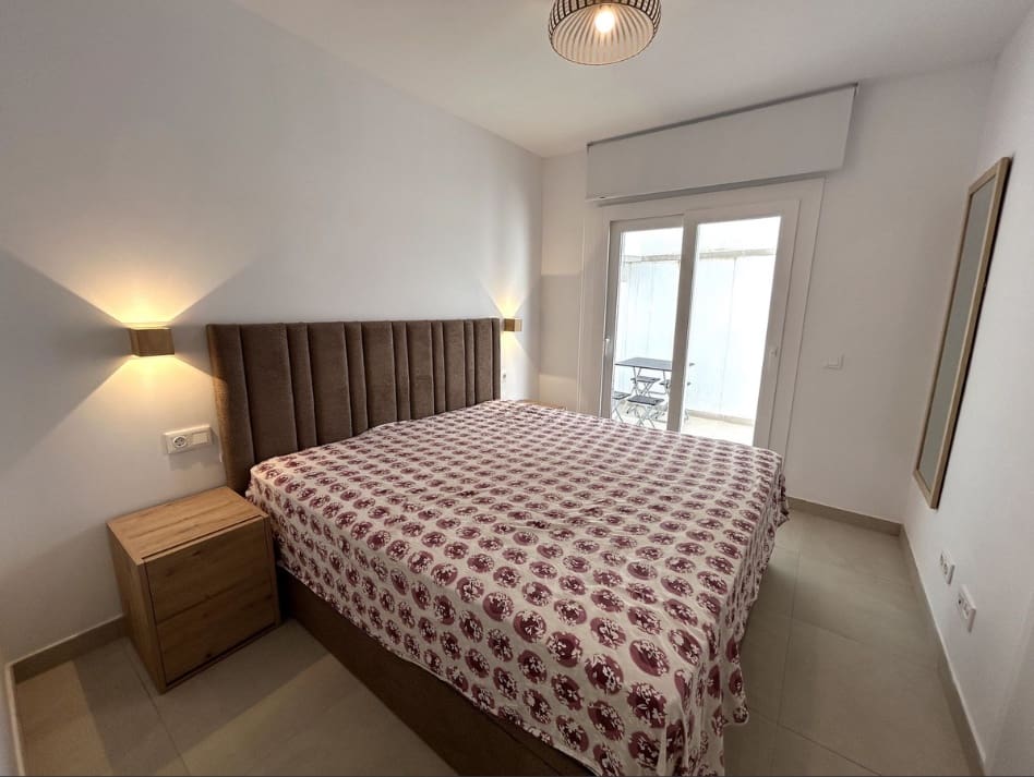 3 bedroom Apartment for rent in Fuengirola with pool garage - € 1,950 (Ref: 9854508)