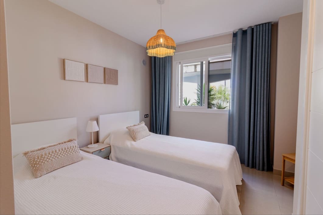 2 sovrum Lägenhet till salu i El Paraiso med pool garage - 449 000 € (Ref: 9855978)