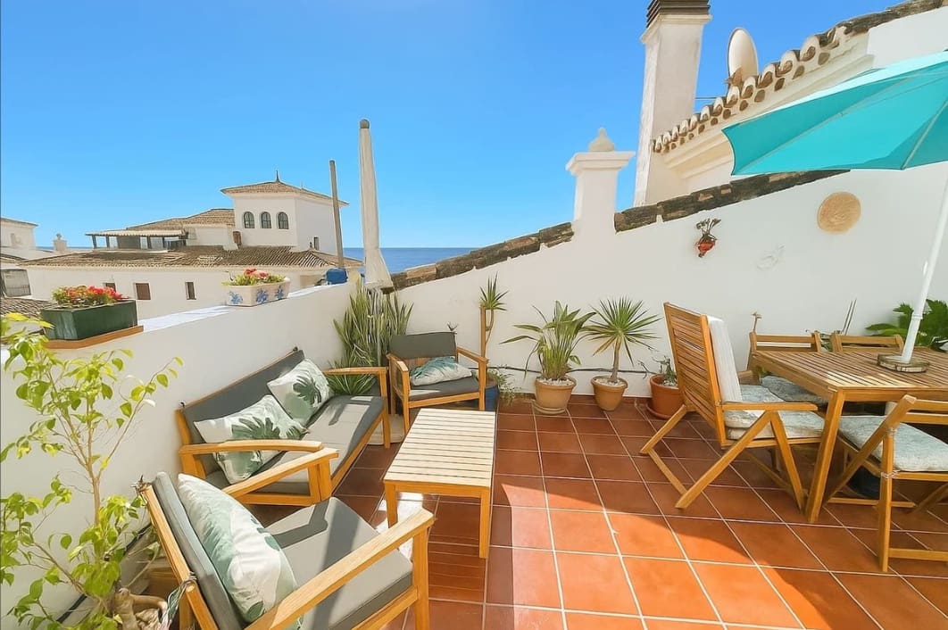 2 soveværelse Penthouse til salg i La Duquesa / Puerto de la Duquesa - € 330.000 (Ref: 9855986)